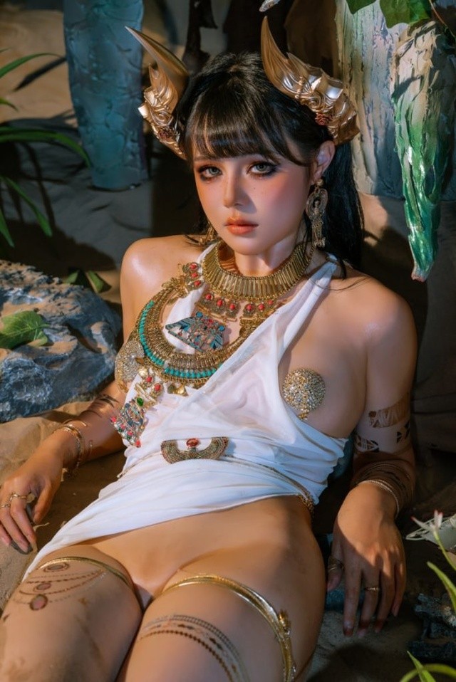 七月喵子NO.47伊庇斯·拉：暗黑哥特风魔幻角色深度还原 [18P-299MB]